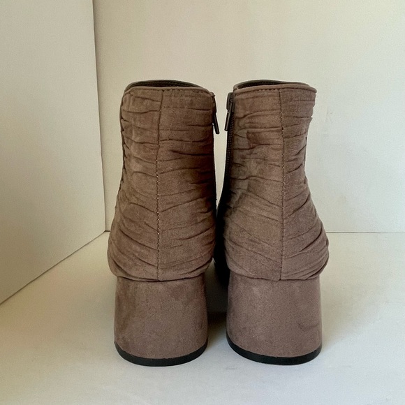 Kelly & Katie Werinna Taupe Suede Boots - Picture 5 of 9